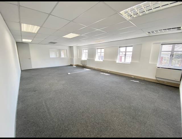 168M² OFFICE TO LET IN FOURWAYS